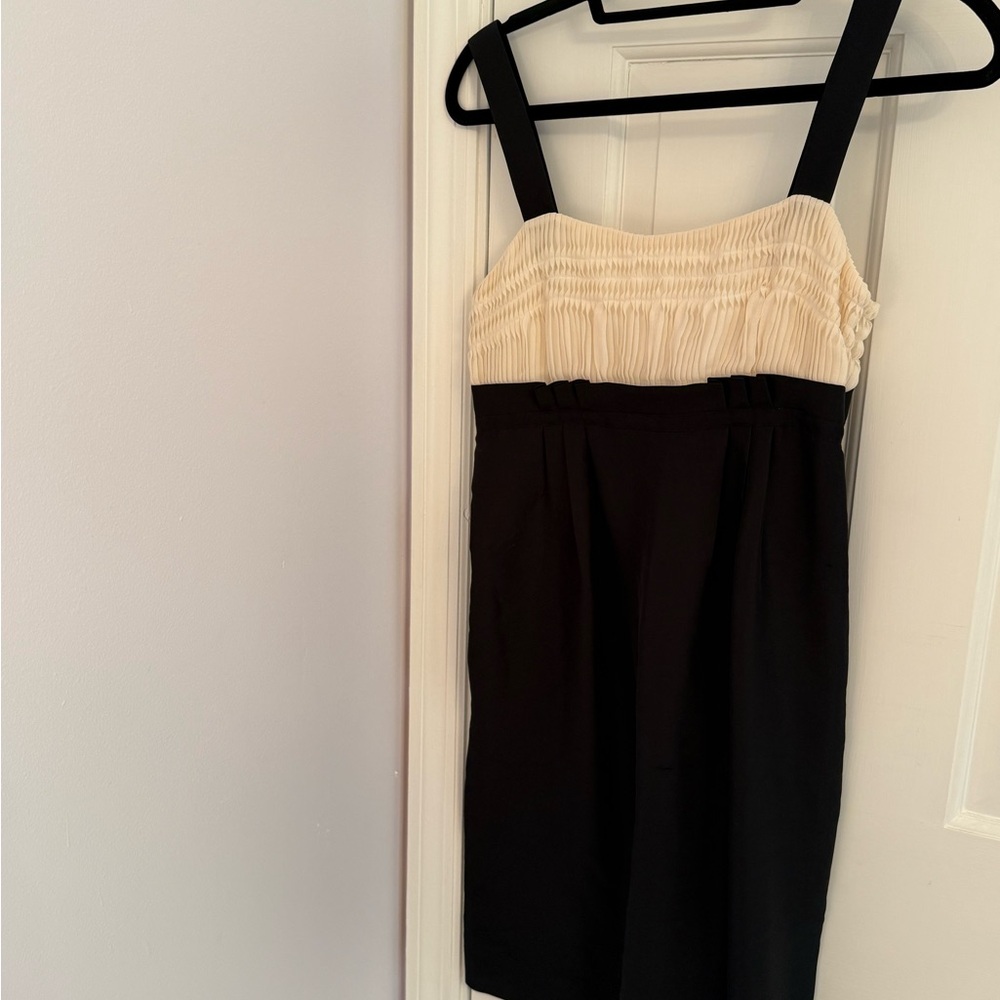 Diane Von Furstenberg Black and Cream Mini Dress